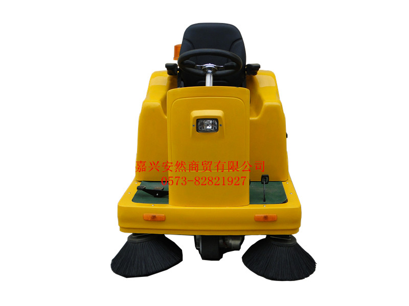 KL-1350駕駛式掃地車 嘉興工物業(yè)掃地機銷售