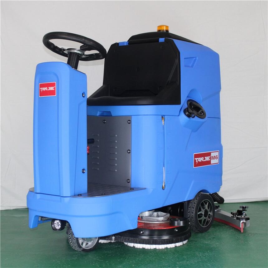 慈溪醫(yī)院商場超市地面保潔拖地機(jī) 雙刷駕駛式洗地機(jī)M6 污漬油水清洗吸干刷地機(jī)批發(fā)